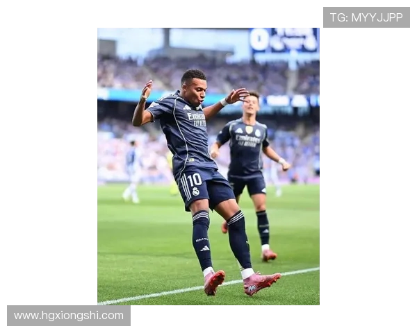 姆巴佩面对旧主踢满全场四次射门仅一次射正最终无缘破门 姆巴佩面对旧主踢满全场四次射门仅一次射正最终无缘破门